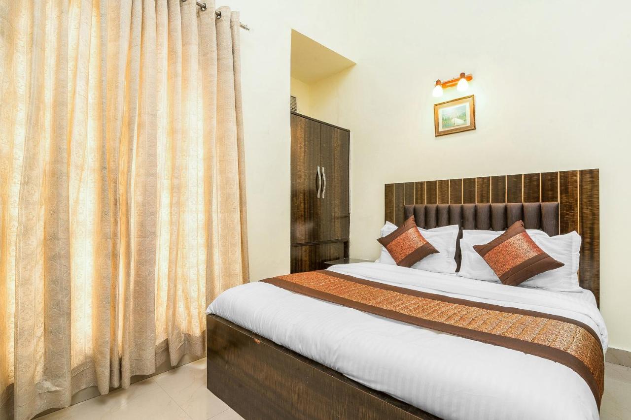 Oyo 14245 Amitabh Guest House New Delhi Ngoại thất bức ảnh